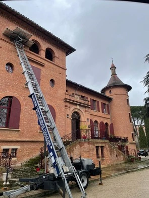 Location de monte charge à Albi