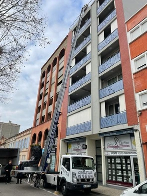 Location de monte-charge<br />
à Montauban (82)
