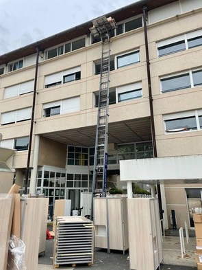 Location de monte charge au lycée de Castres 81